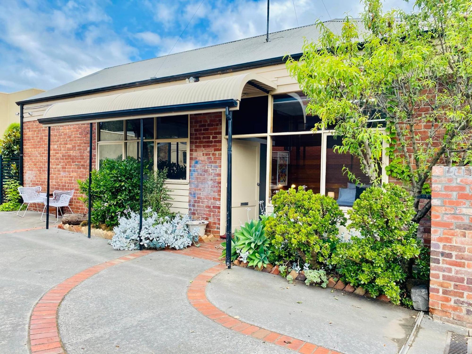 The Morrison Stables Apartment Geelong Exterior photo